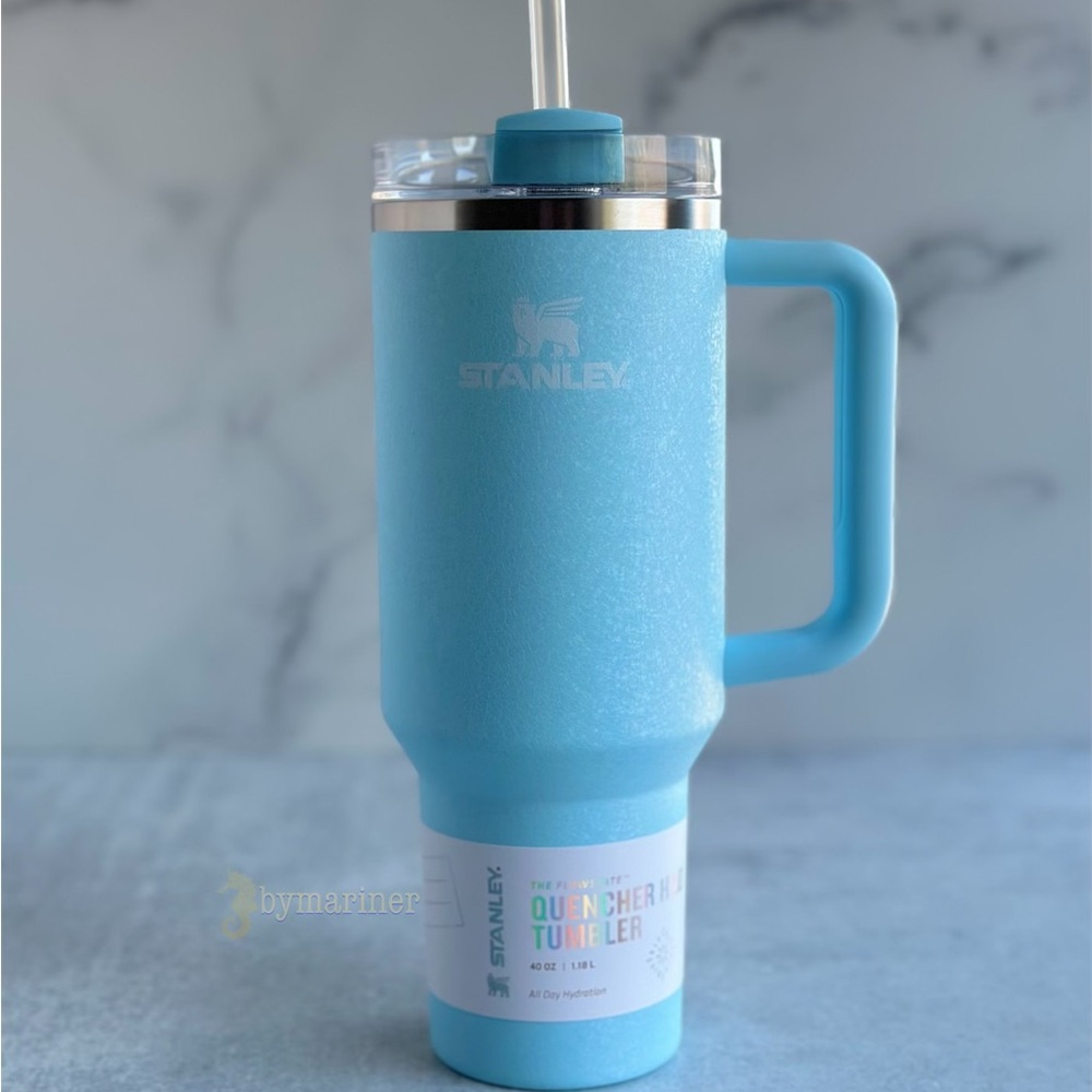 Stanley Powder Blue Crush The Quencher H2.0 Flowstate Tumbler 40 oz
